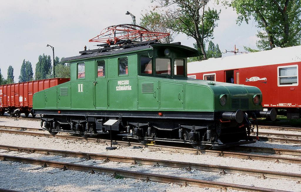 Elektrolok II der Privatbahn Mecseki.
Ausgestellt am 23.5.2002 im Eisenbahn Museum Budapest Ujpest.