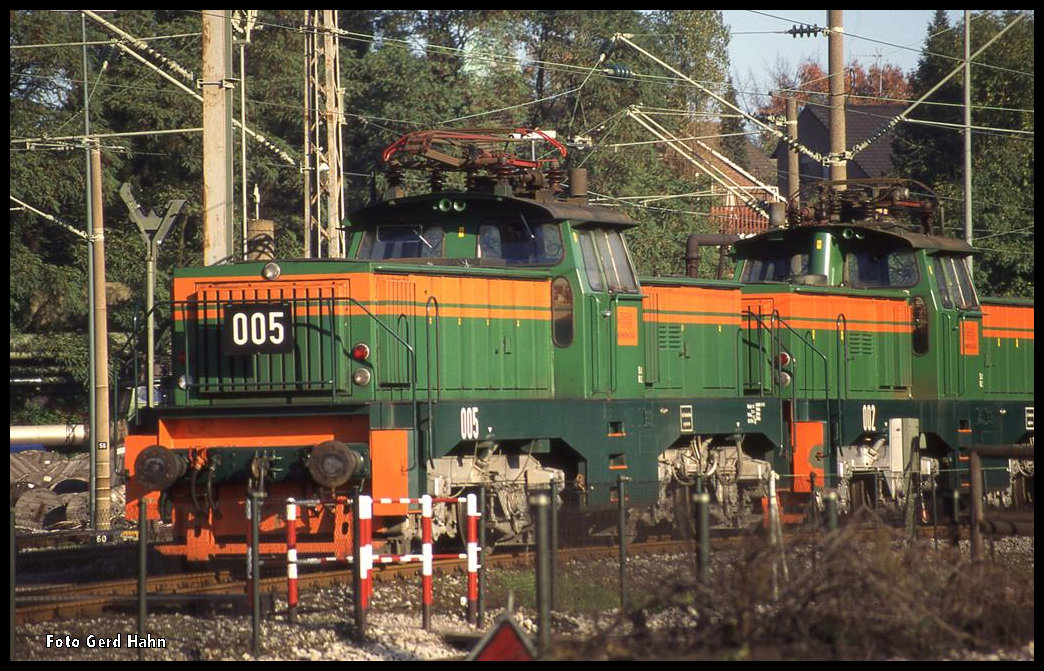 Elektroloks RAG 005 und 002 im BW Gladbeck am 5.11.1995.