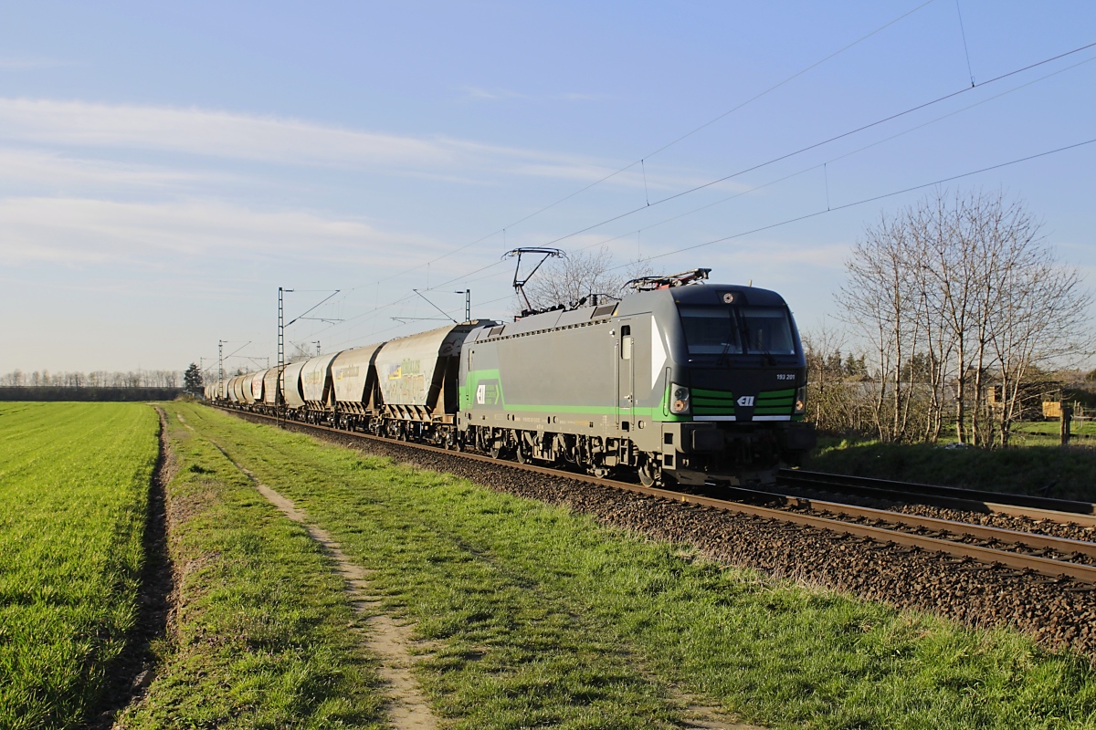 ELL-193 201 ist am 30.03.2021 bei Kaarst Broicherseite in Richtung Süden unterwegs