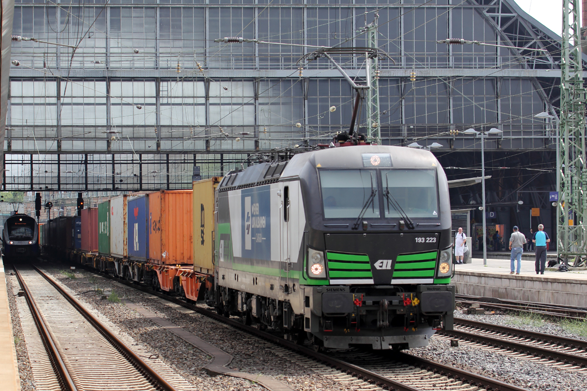 ELL 193 223 unterwegs für WLB Cargo durchfährt Bremen Hbf. 5.8.2017