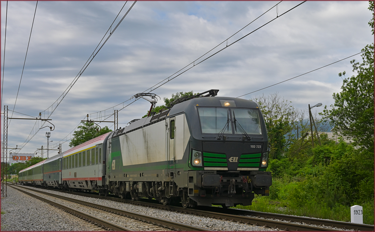 ELL 193 723 zieht EC158 durch Maribor-Tabor Richtung Wien. /26.5.2022