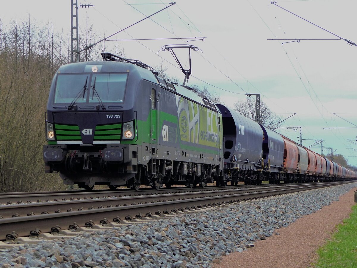 ELL 193 728 mit langem Ganzzug in Rheine=Bentlage, 06.04.2022