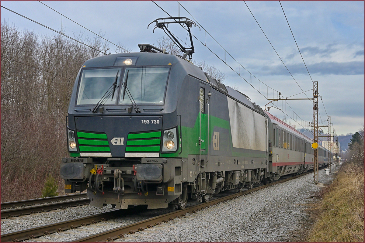 ELL 193 730 zieht EC151 durch Maribor-Tabor Richtung Ljubljana. /20.1.2022