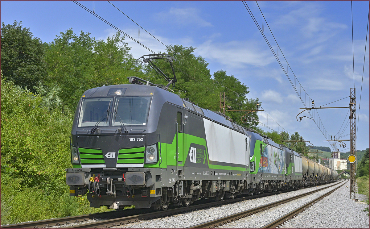 ELL 193 752 zieht Kesselzug durch Maribor-Tabor Richtung Süden. /19.7.2021