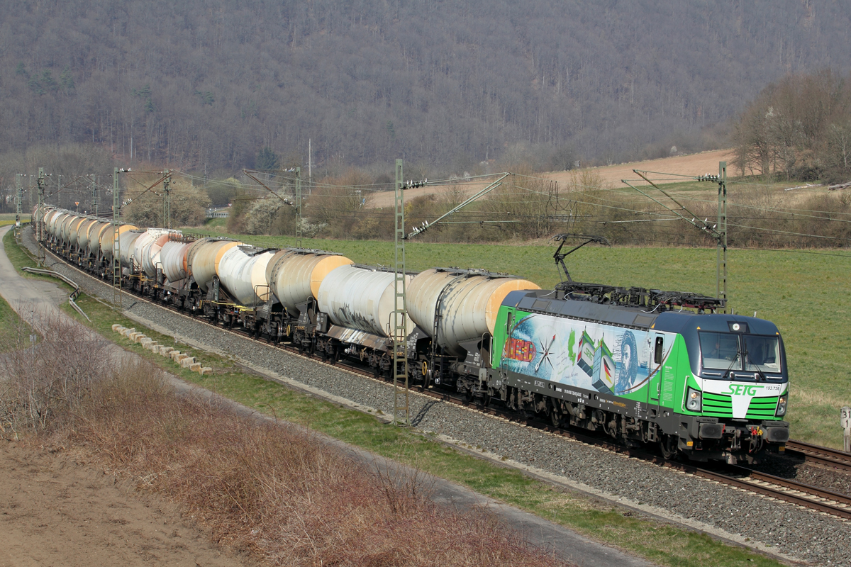 ELL 193.736 unterwegs für SETG bei Harrbach 25.3.2022