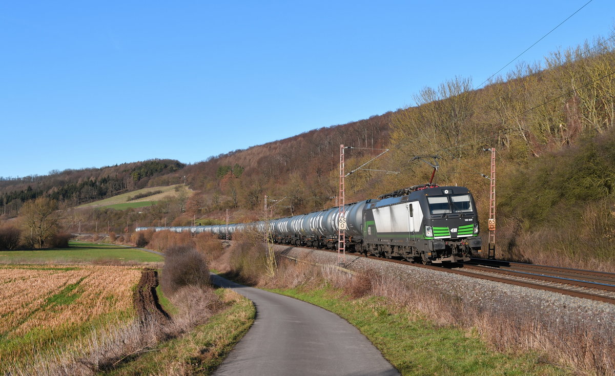 ELL/TXL 193 830 mit DGS 59909 (Hamburg Hohe Schaar-Kiefersfelden) am 05.02.2020 bei Beulshausen