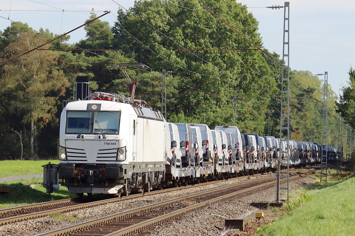 ELOC 7193 644 auf der Hamm-Osterfelder Strecke am B� KM 66,758 Kerstheiderstr.mit einem Autotransportzug 30.9.2026