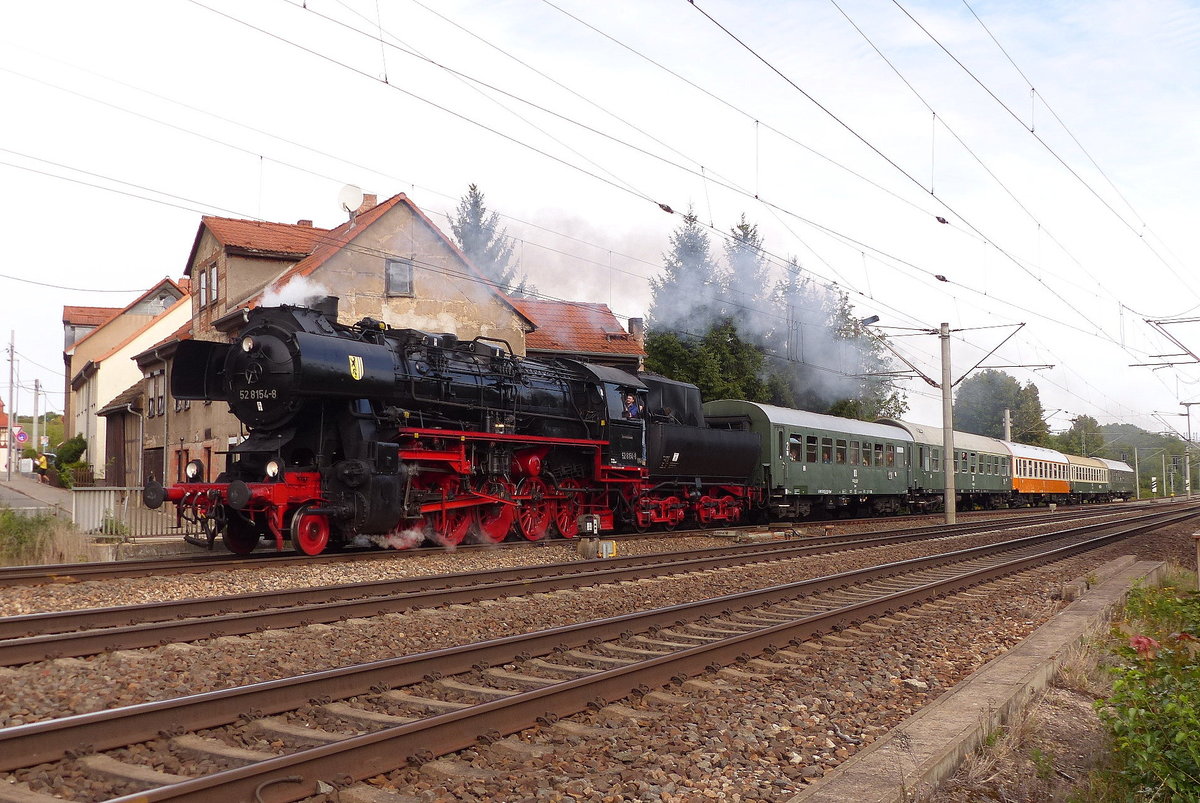 EMBB 52 8154-8 mit dem DPE 74010 von Leipzig-Plagwitz nach Meiningen, am 07.09.2019 in Erfurt-Bischleben.