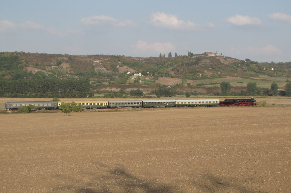 EMBB 52 8154-8 mit dem DPE 74347 von Karsdorf nach Leipzig-Plagwitz, am 10.09.2016 bei Laucha (Unstrut).