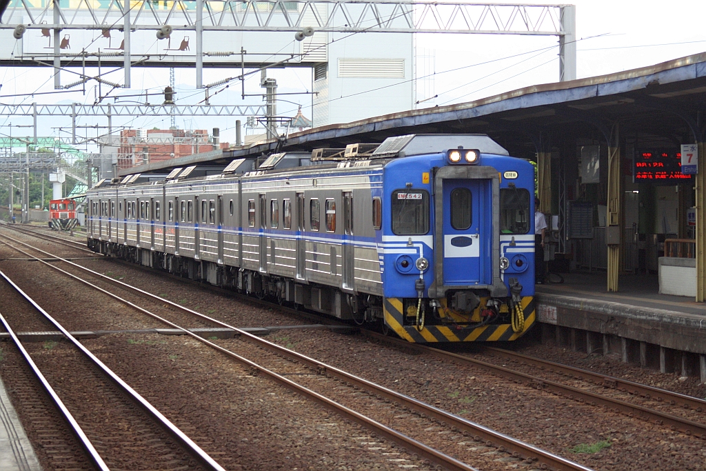 EMC542 am 03.Juni 2014 in der Ershui Station.