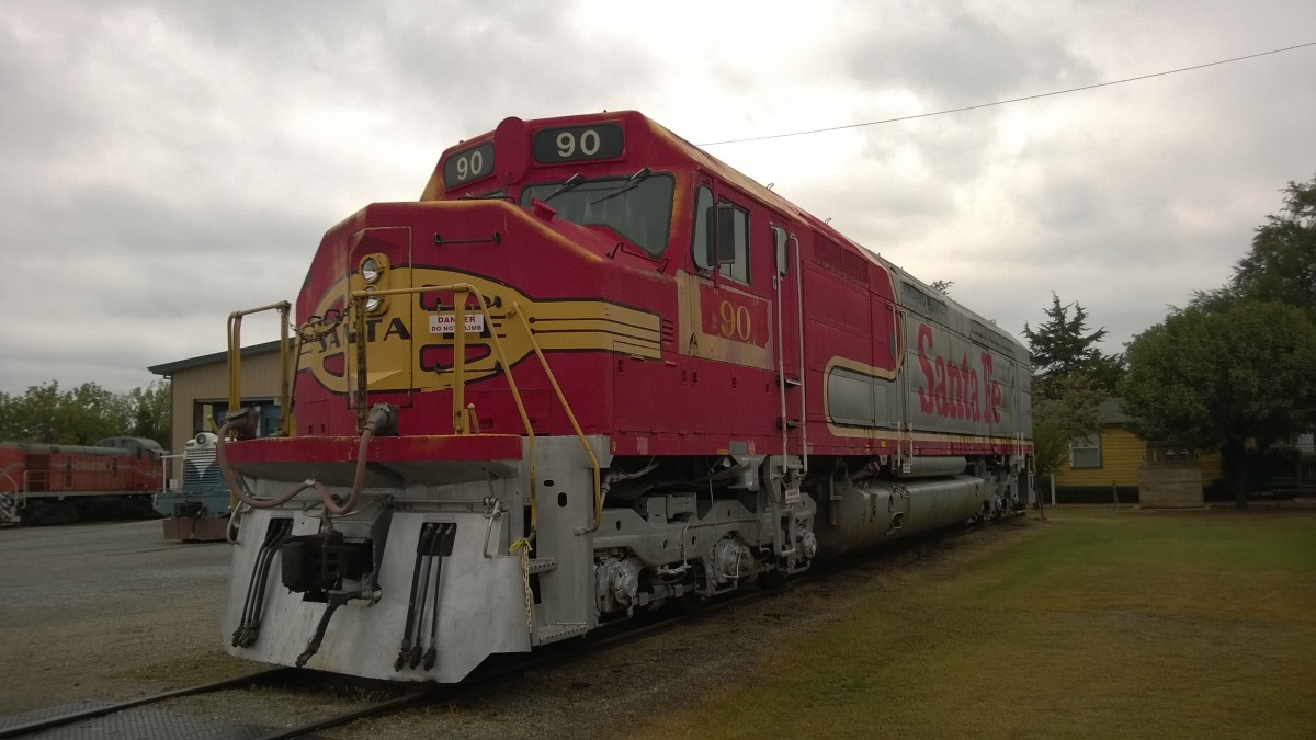 EMD FP45 Nr. 90 der Atchison, Topeka and Santa Fe Railway im Oklahoma City Railway Museum, Oktober 2014
