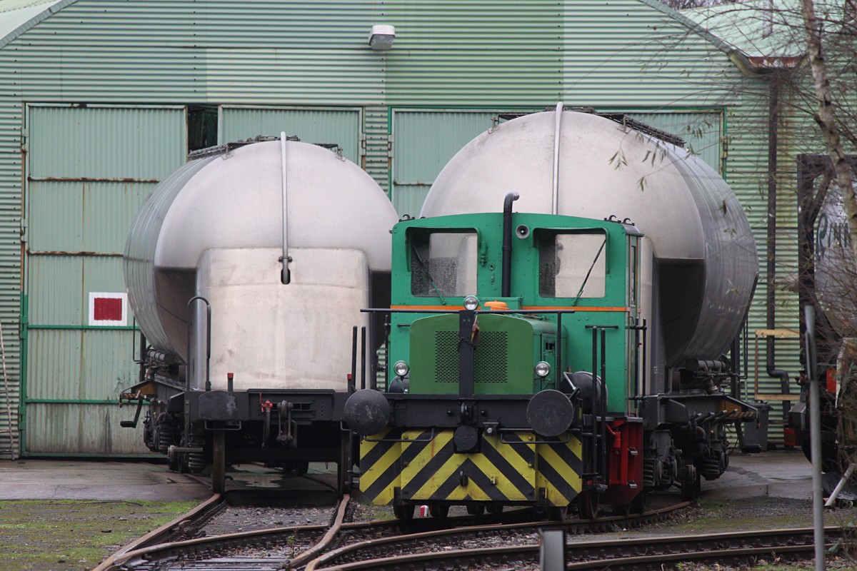 Emma 2 (Deutz A4L 514 R) der Industriekesselwagenreinigung GmbH am 25.12.14 in Bottrop.