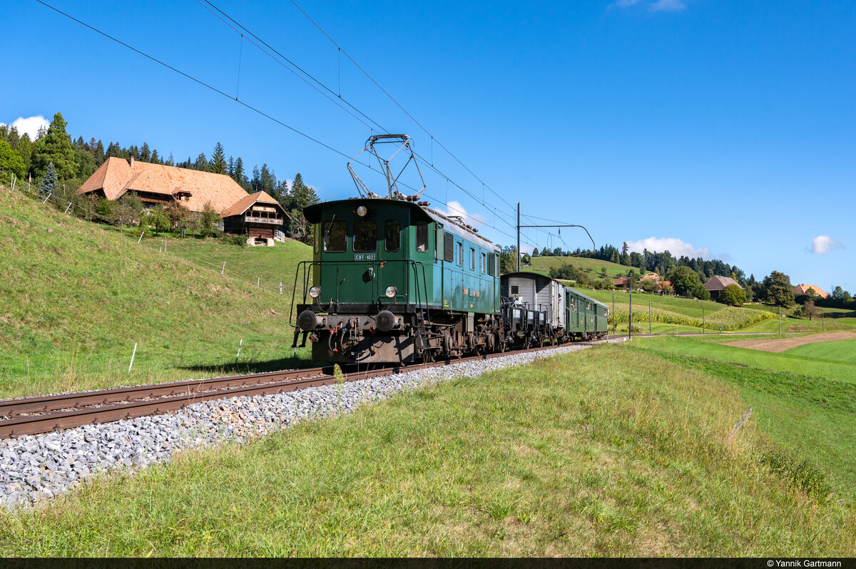 Emmentalbahn SlowUp 2022: EBT Be 4/4 102 bei Gammenthal, Sumiswald