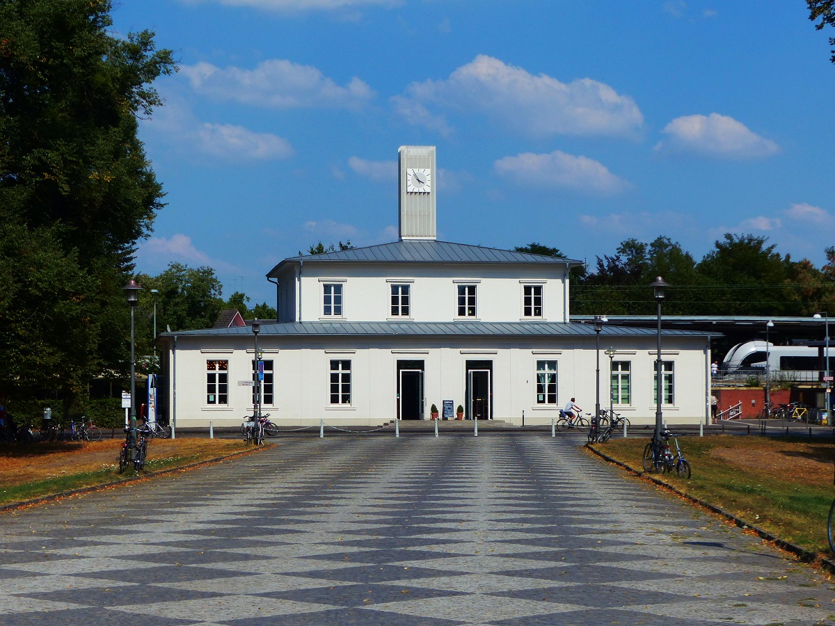 Empfangsgebäude Bahnhof Brühl, Sommer 2018