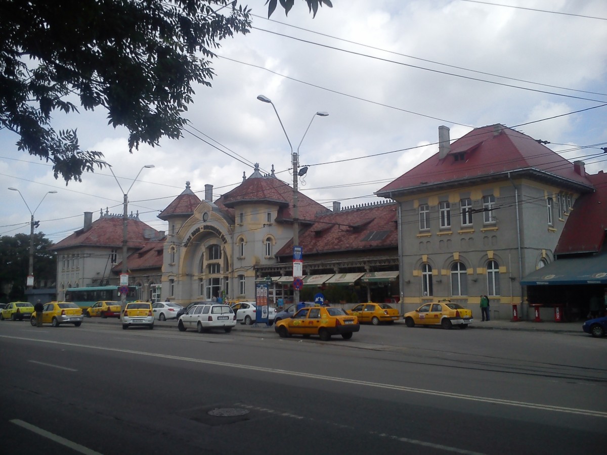 Empfangsgebaeude Ostbahnhof Bukarest (Bucuresti Obor) am 17.05.2015.