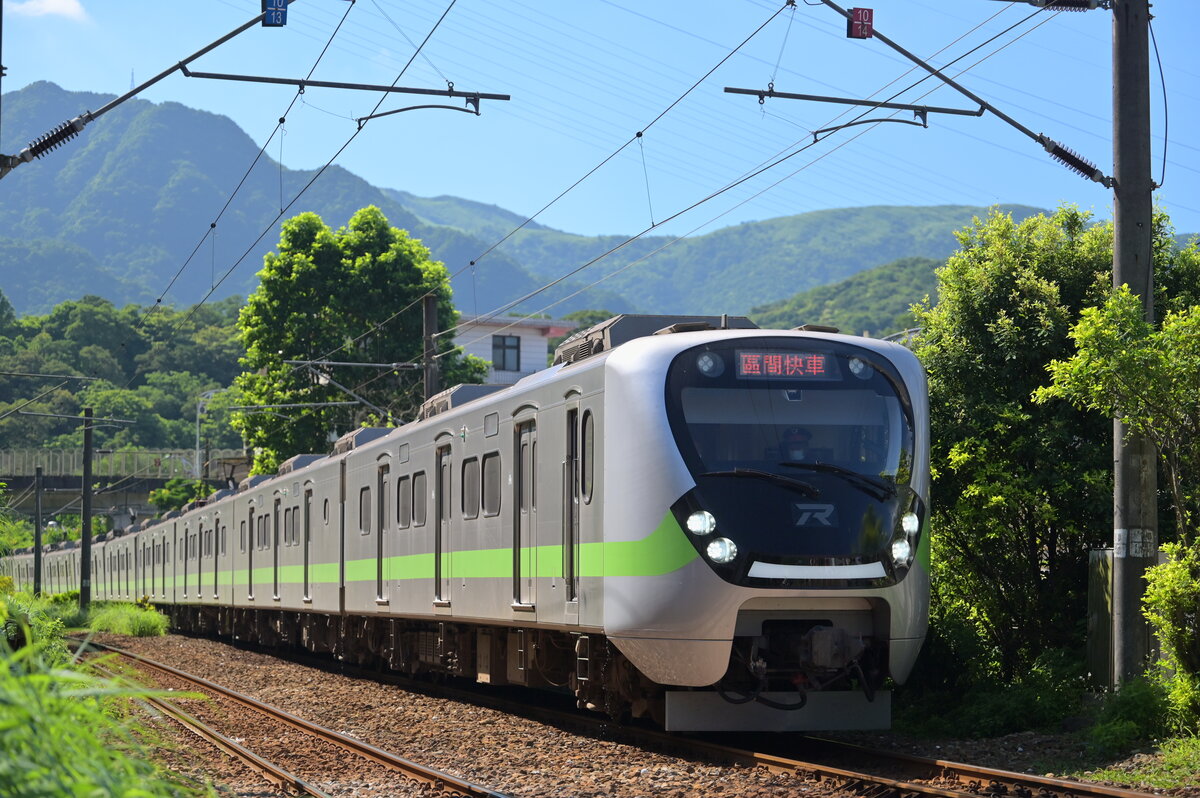 EMU900 nach Yilan, Ruifang 24 Juni 2022.