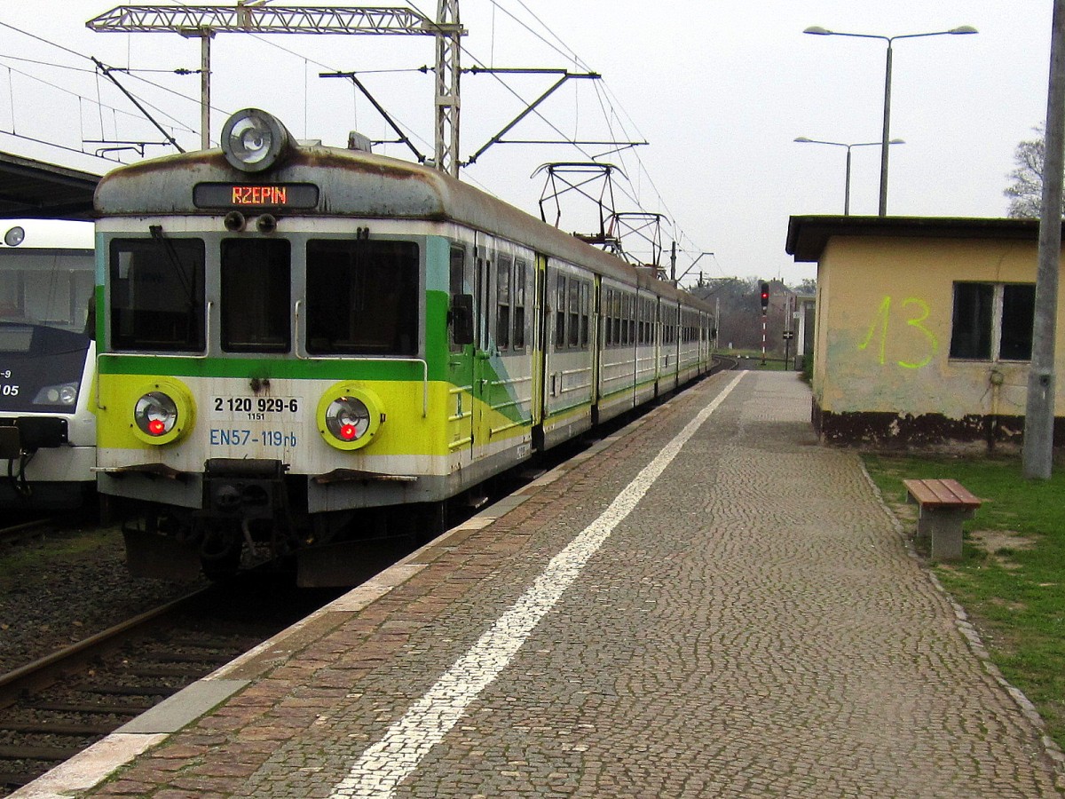 EN57-119 in Bahnhof Zbaszynek,29.11.2014