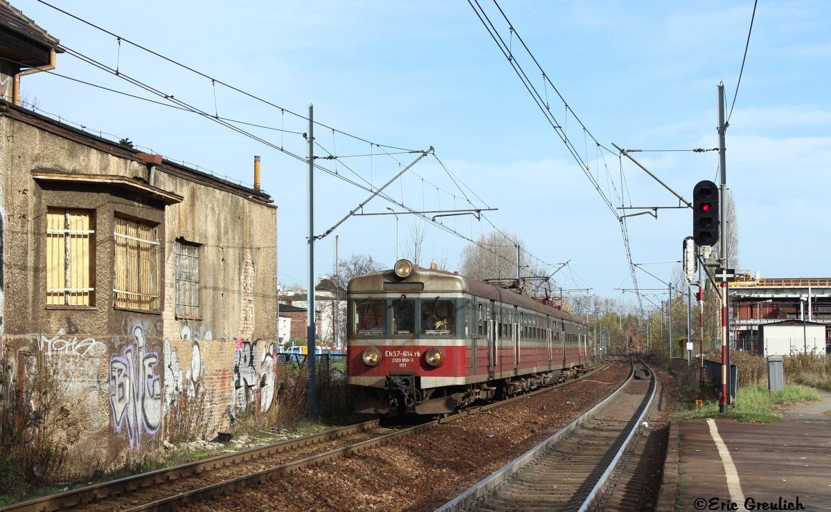 EN57 614 am 27.10.13 in Katowice Petrovice.