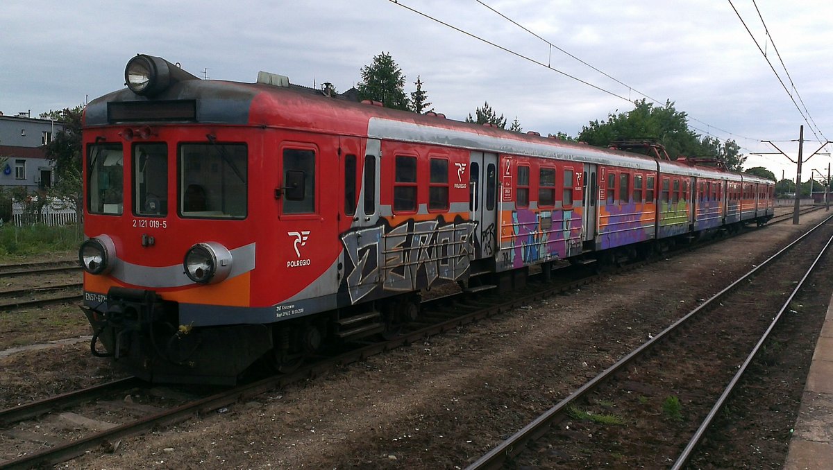 EN57-673 in Bahnhof Zbąszynek, 7.06.2020