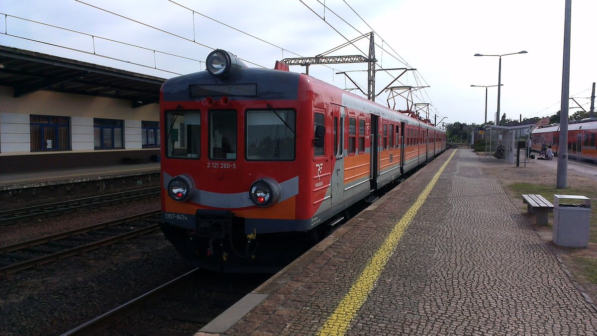 EN57-847 in Bahnhof Zbaszynek, 22.05.2020