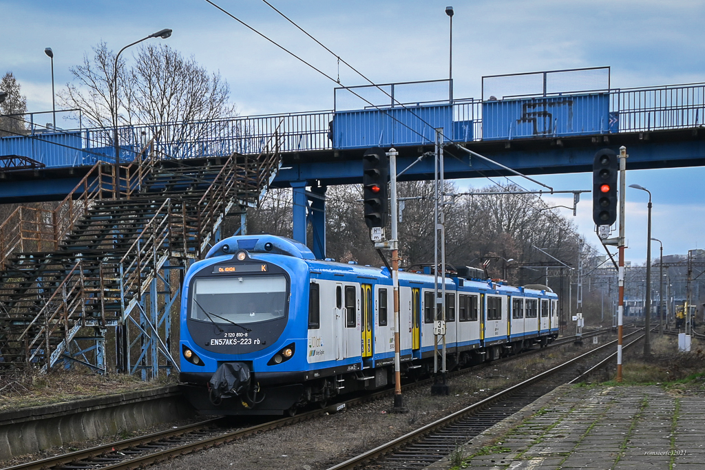 EN57AKS-005 in Tychy(Tichau)am 07.12.2020.