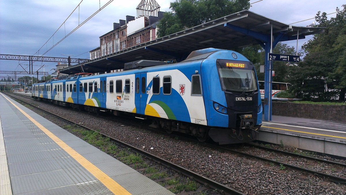 EN57AL-1230 in Bahnhof Kolobrzeg, 10.08.2019