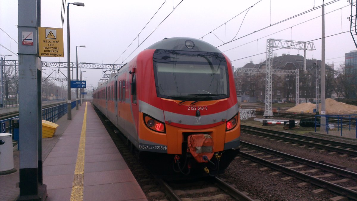 EN57ALc-2215 in Bahnhof Poznan Glowny, 26.01.2020