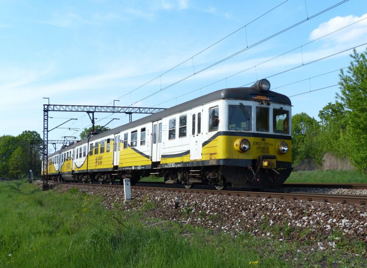EN59-910rb erreicht in Kürze Wrocław Brochów. 3.5.2015