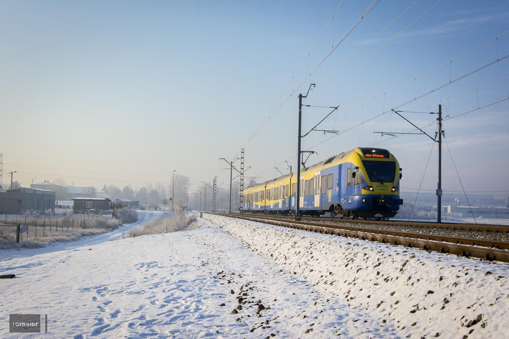 EN75-001 der Koleje Śląskie(Schlesische Bahnen) am 23.01.2016 in Tychy(Tichau).