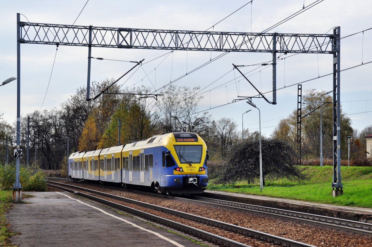 EN75 002 als Regionalbahn nach  Tychy Lodowisko  bei der abfahrt vom Haltepunkt Katowice-Piotrowice (27.10.2013)