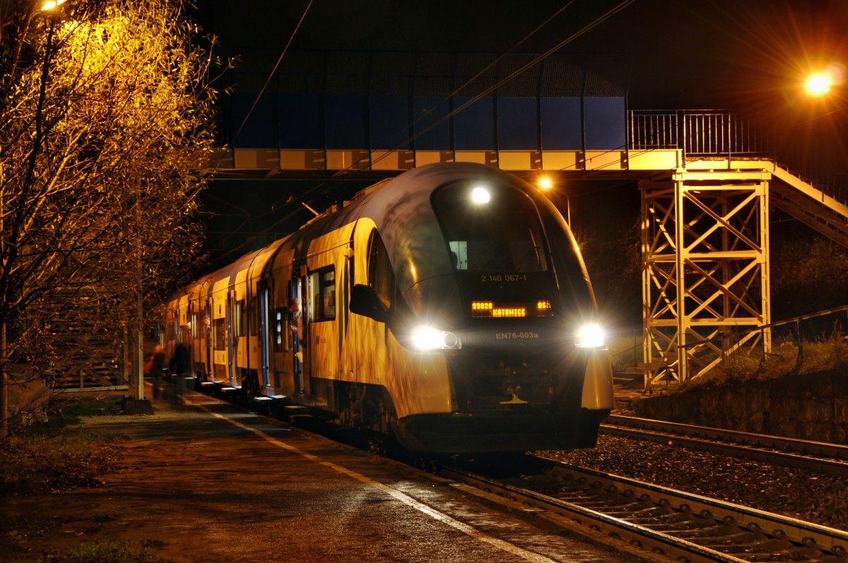 EN76 003 Beim Halt in  Katowce Piotrowice  (27.10.2013)