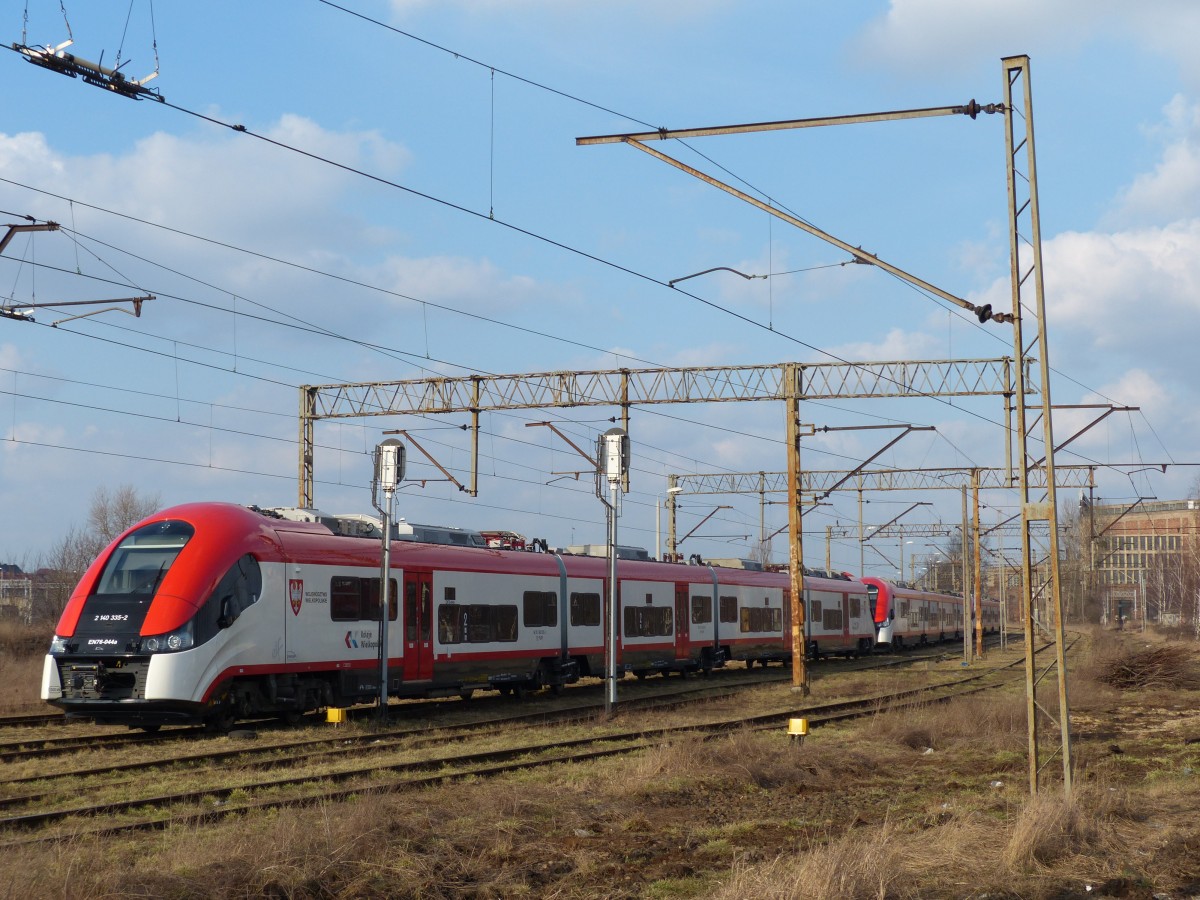 EN76 044a ist nahe dem Bahnhof Poznan abgestellt. 22.2.2014, Poznan