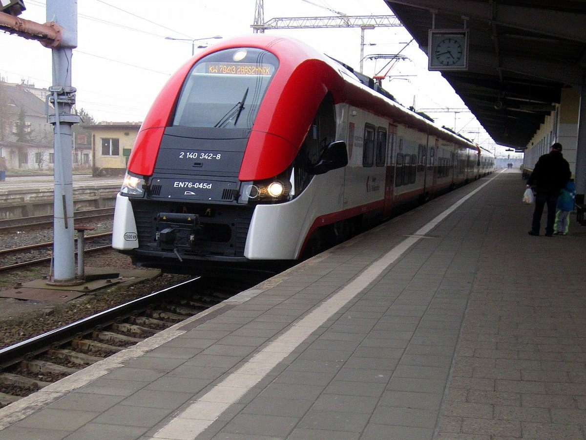 EN76-045 in Bahnhof Zbaszynek, 28.03.2015