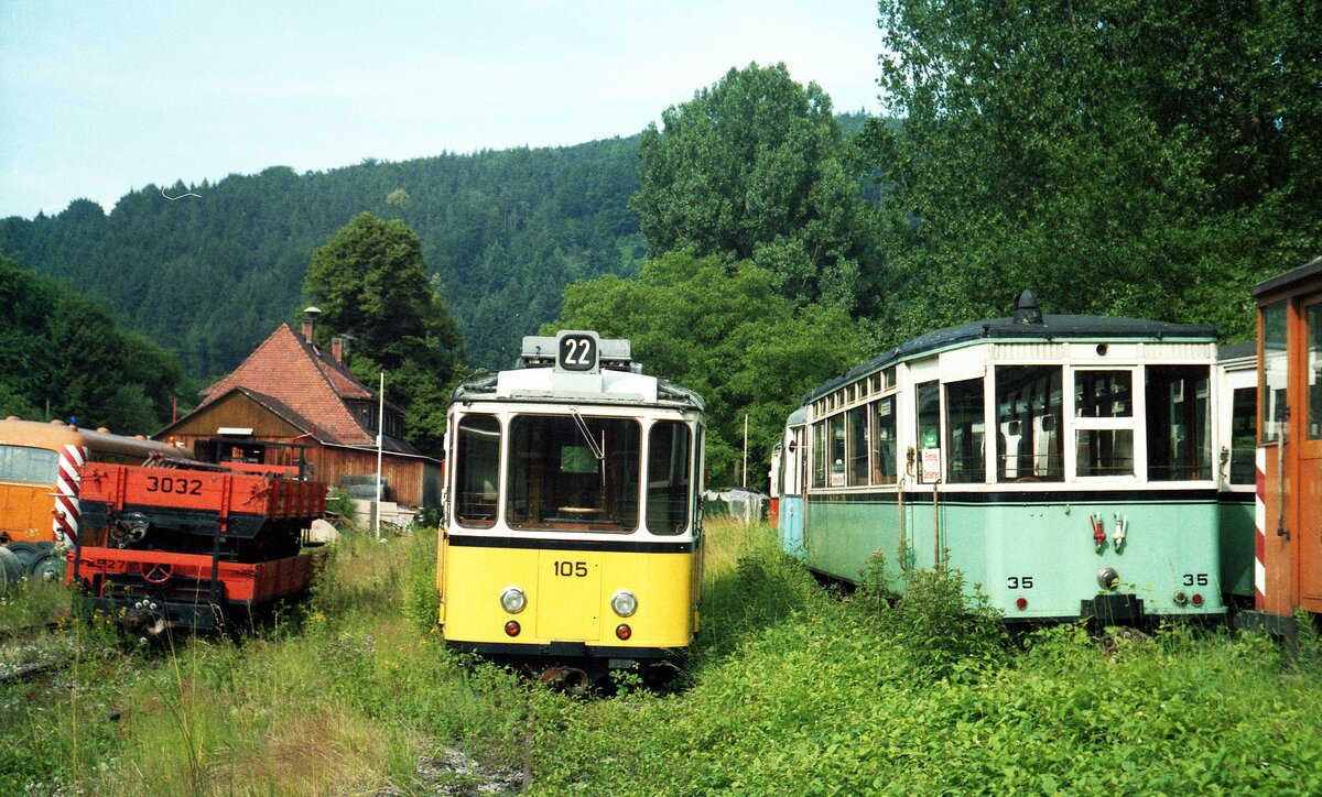 END Straßenbahn Esslingen-Nellingen-Denkendorf__Auch END Bw 35 gelangte 1983 nach Schönau, 1997+. Daneben Zahnradbahn-Tw 105 der SSB.__1984