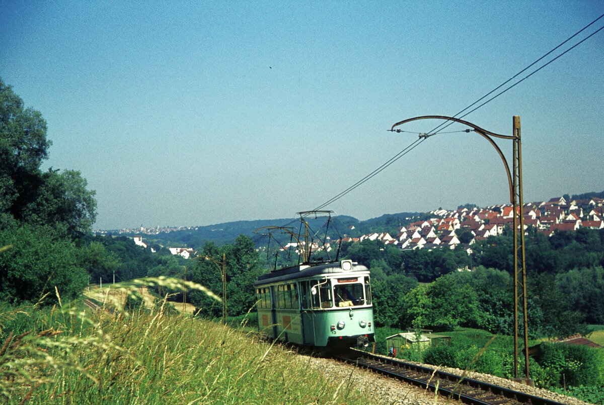 END Straßenbahn Esslingen-Nellingen-Denkendorf__Die aber auch nach Scharnhausen und Neuhausen fuhr.__Tw 13 als Fahrschule von Scharnhausen kommend nach Neuhausen unterwegs.__22-06-1976