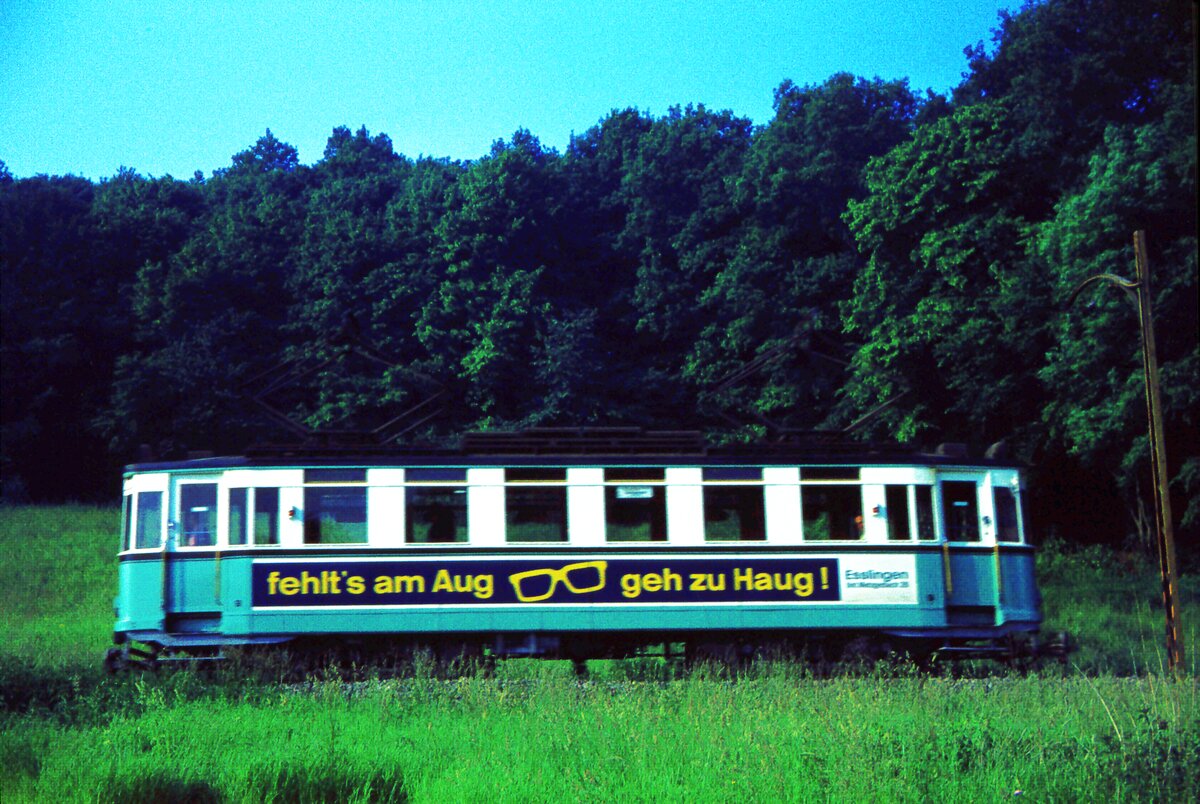 END Straßenbahn Esslingen-Nellingen-Denkendorf__Die aber auch nach Scharnhausen und Neuhausen fuhr.__Die  Wald- und Wiesen-Straßenbahn ... Tw im Körschtal nahe Scharnhausen.__23-04-1973