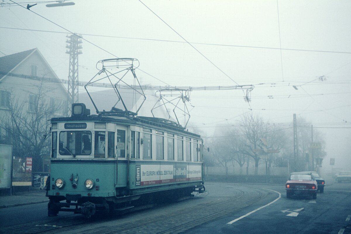 END Straßenbahn Esslingen-Nellingen-Denkendorf__Die aber auch nach Scharnhausen und Neuhausen fuhr.__ Tw 6 im Nebel, in Nellingen an der Abfahrtstelle nach Neuhausen.__02-03-1976