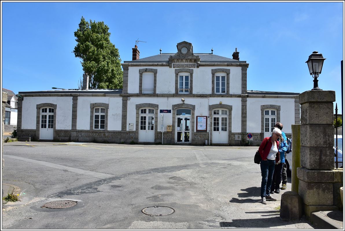 Endbahnhof Roscoff dämmert im Dornröschenschlaf vor sich hin. (20.05.2018)