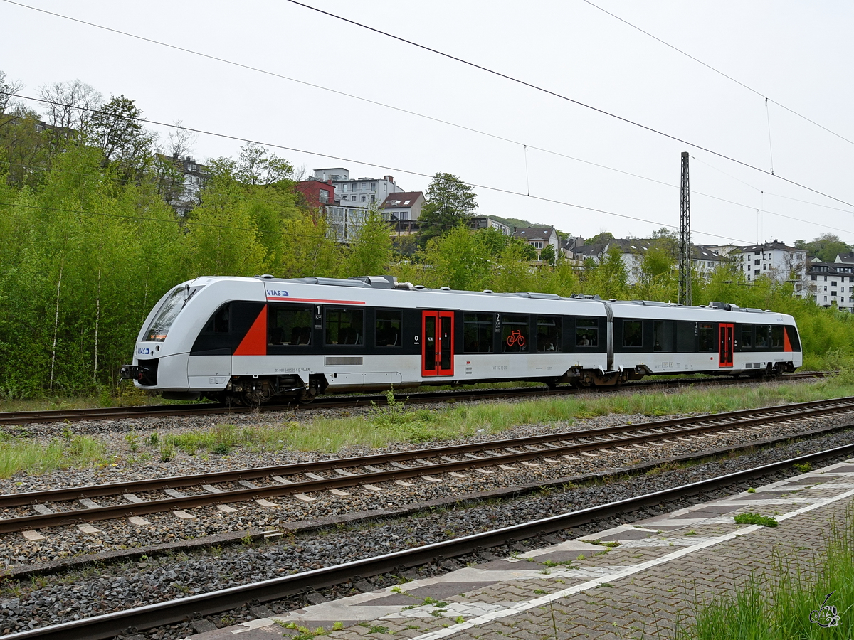 Ende April 2022 war der Dieseltriebzug VT 12 12 09 bei der Ankunft in Wuppertal-Barmen zu sehen.