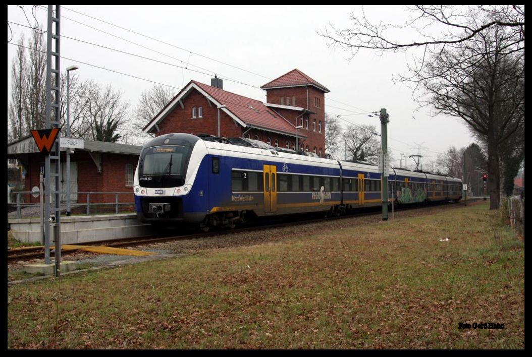 Endhaltestelle der RS aus Verden ist der Bahnhof Bremen - Farge. Am 6.1.2015 stand um 12.24 Uhr der ET 440322 der Nordwestbahn abfahrbereit nach Verden im Bahnhof.