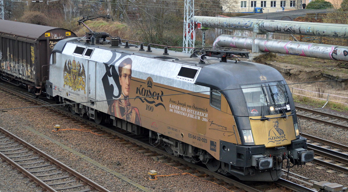 Endlich mal in Berlin erwischt, der Kaiser Franz MRCE Taurus von TXL, ES 64 U2-023, 182 523-1 mit gemischtem Güterzug am 20.01.18 Berlin-Springpfuhl Richtung Norden.