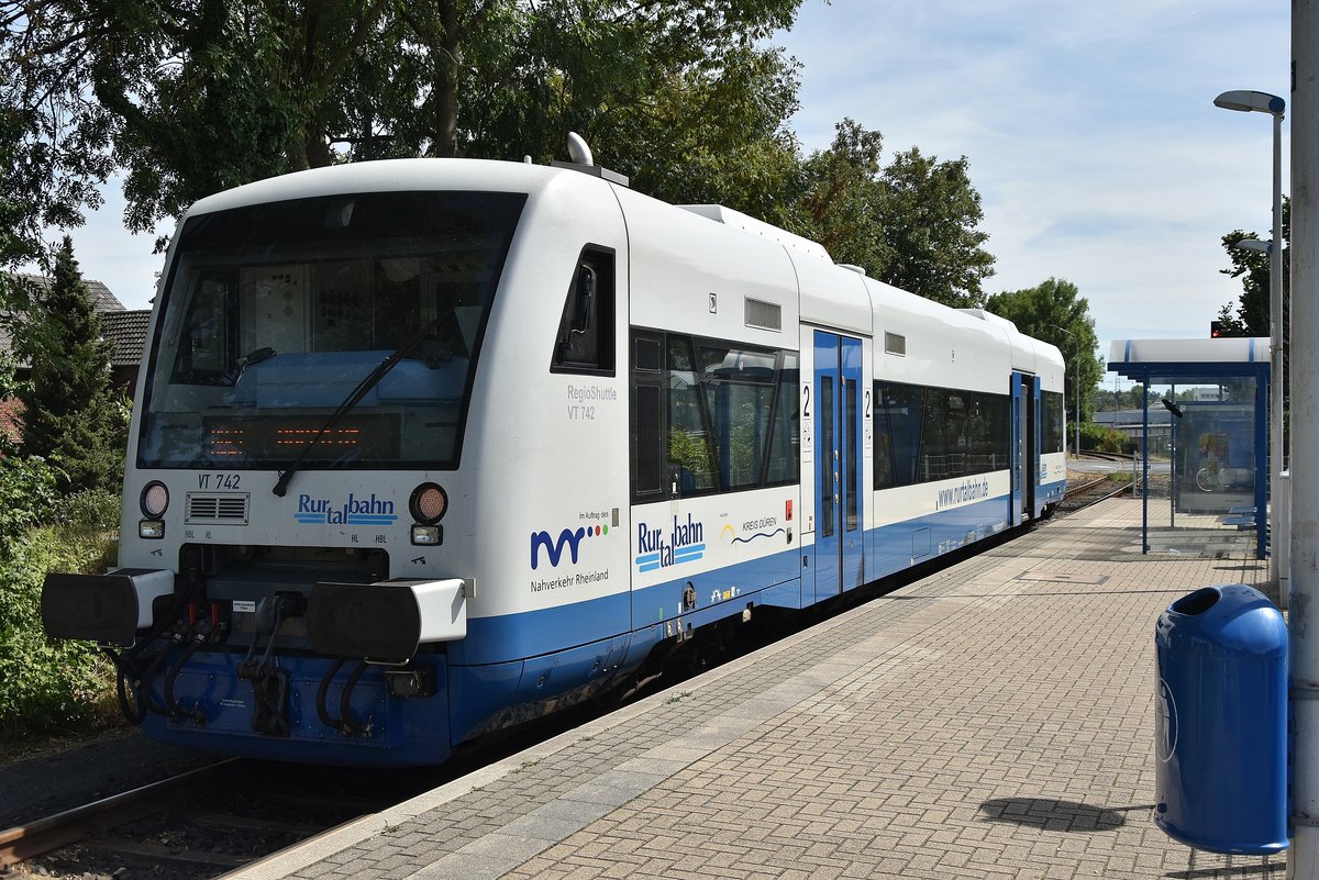 Endstation Linnich! Gleich geht es wieder zurück nach Düren, der Rurtalbahn Triebwagen VT 742/650 742 als RB 21 nach Düren. 12.8.2018