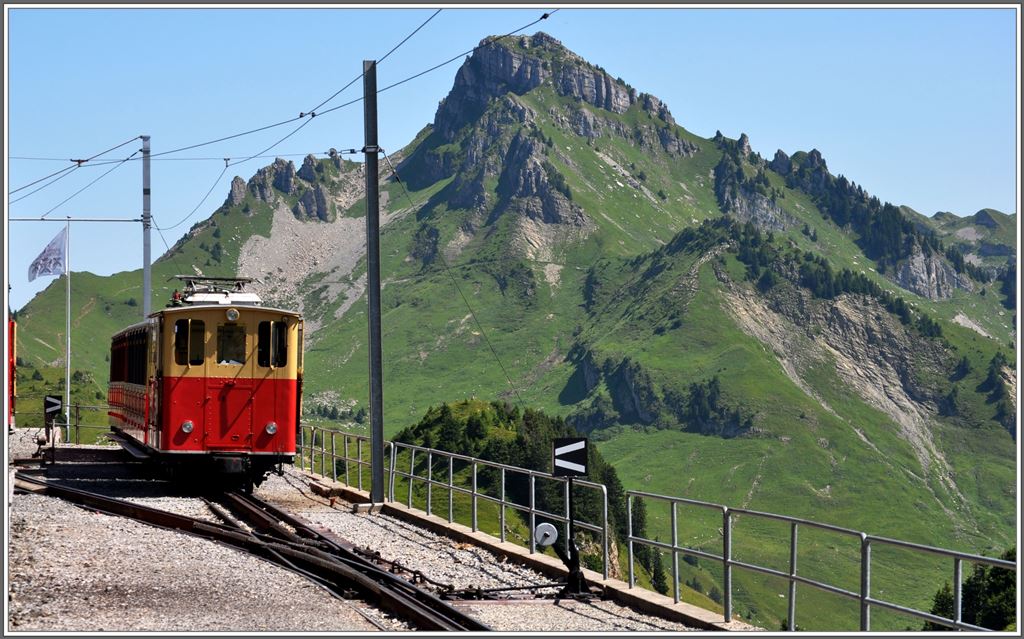 Endstation Schynige Platte mit Loucherhorn 2230m. (06.07.2013)