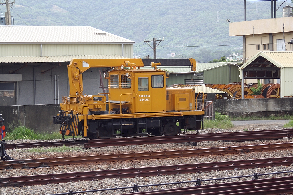 Engineering Wartungsfahrzeug 001 am 08.Juni 2014 in der Fangliao Station.