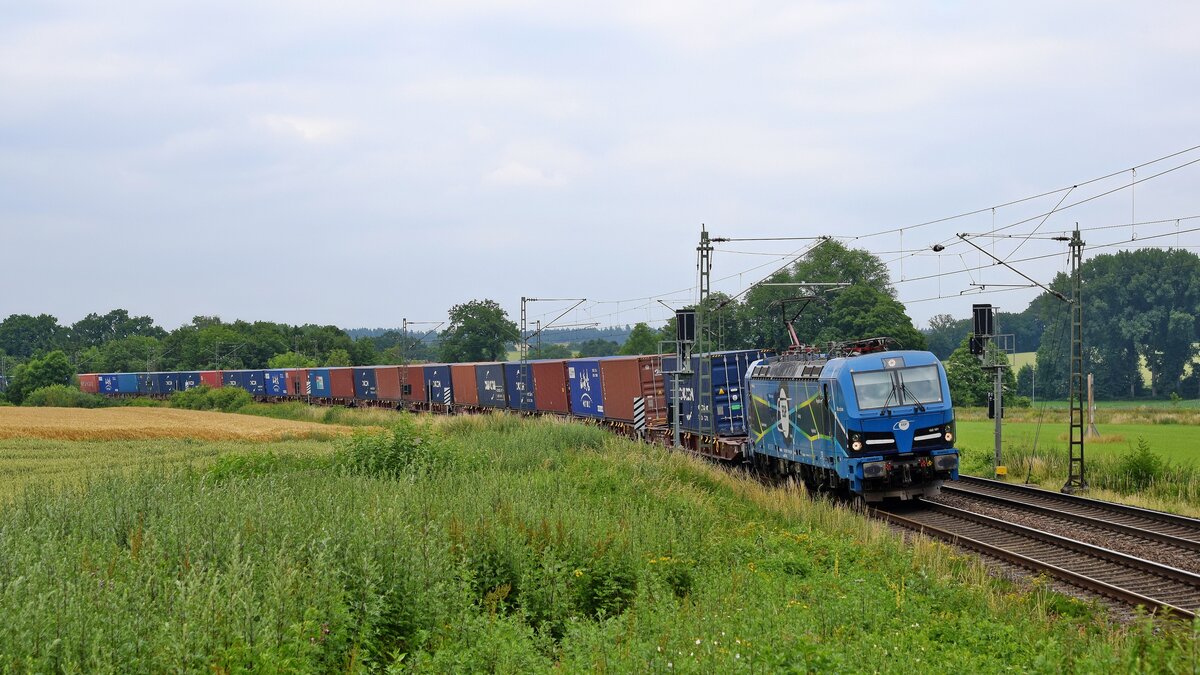 ENON 192 101, vermietet an EGP, mit Containerzug in Richtung Osnabrück (Vehrte, 02.07.2021).
