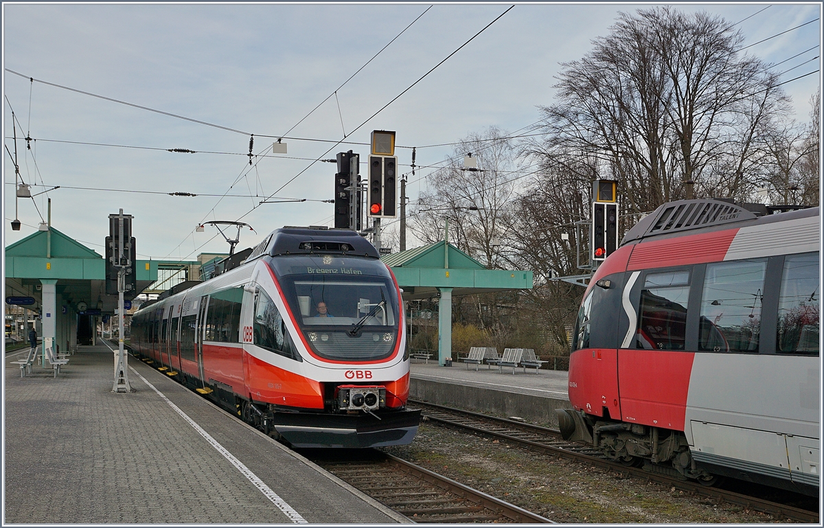 Ente im neuen Gefieder bzw. der ÖBB ET 4024 135-7 zeigt sich in erfrischend neuen Farben. 
Bregenz, den 17. März 2019