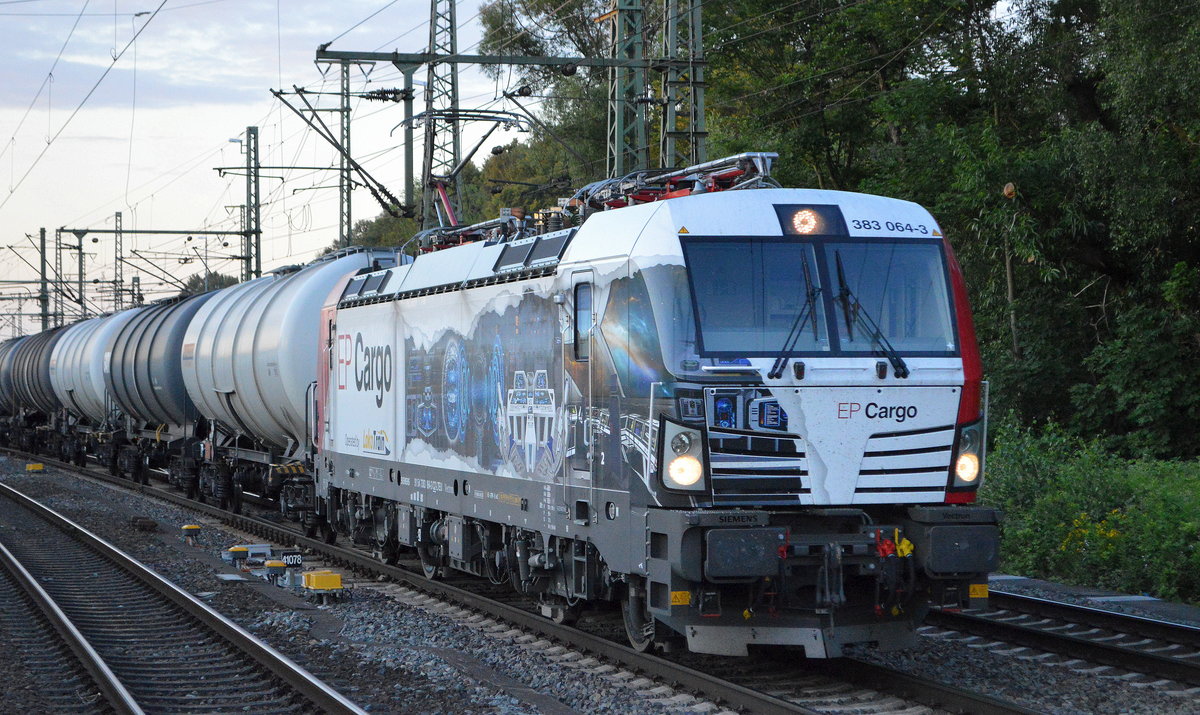 EP Cargo a.s., Ostrava [CZ] mit  383 064-3  [NVR-Nummer: 91 54 7383 064-3 CZ-LTEU] ob auch für HSL tätig? in den frühen Morgenstunden mit Kesselwagenzug Einfahrt Hamburger Hafen am 25.06.20 Bf. Hamburg-Harburg.