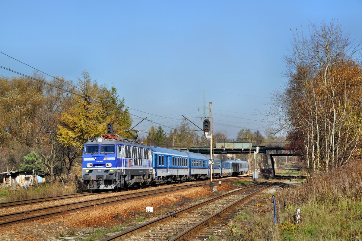 EP09 033 mit dem Tglichem IC aus Warschau nach Prag bei Katowice-Brynw (31.10.2013)