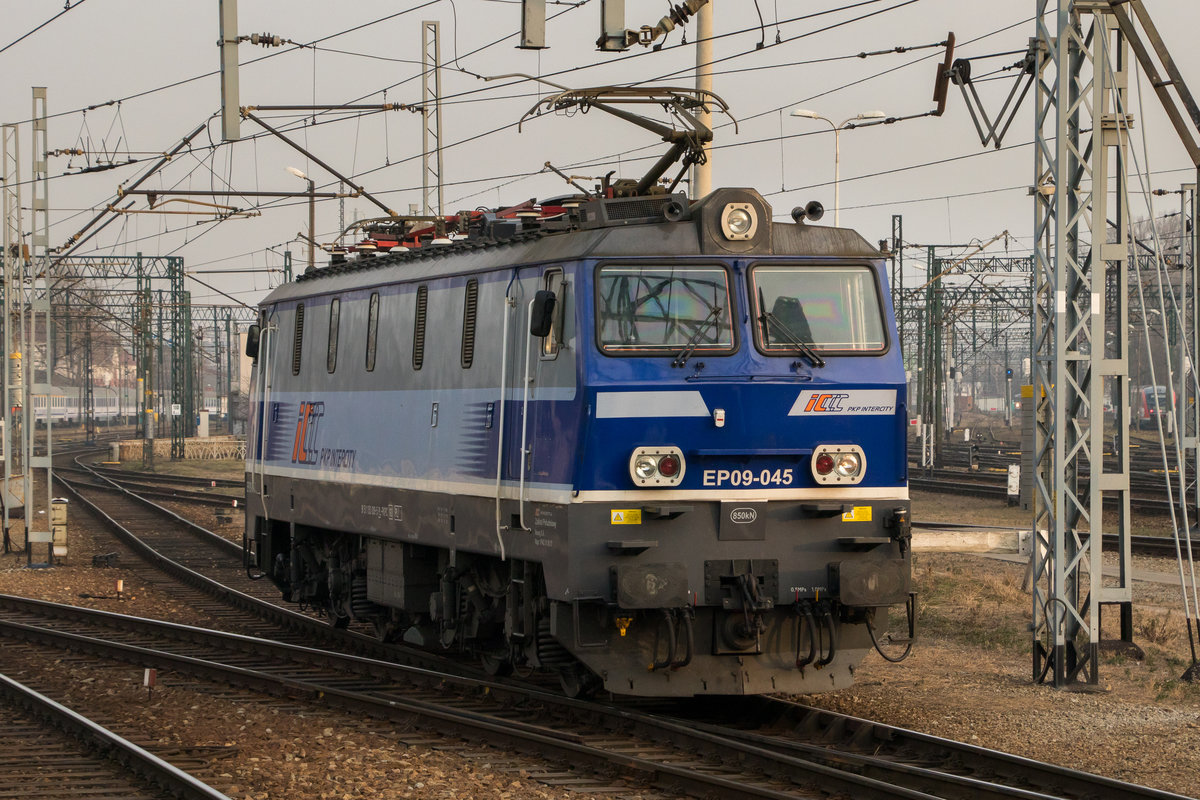 EP09-045 am 14. Februar 2018 in Breslau am Hauptbahnhof. 