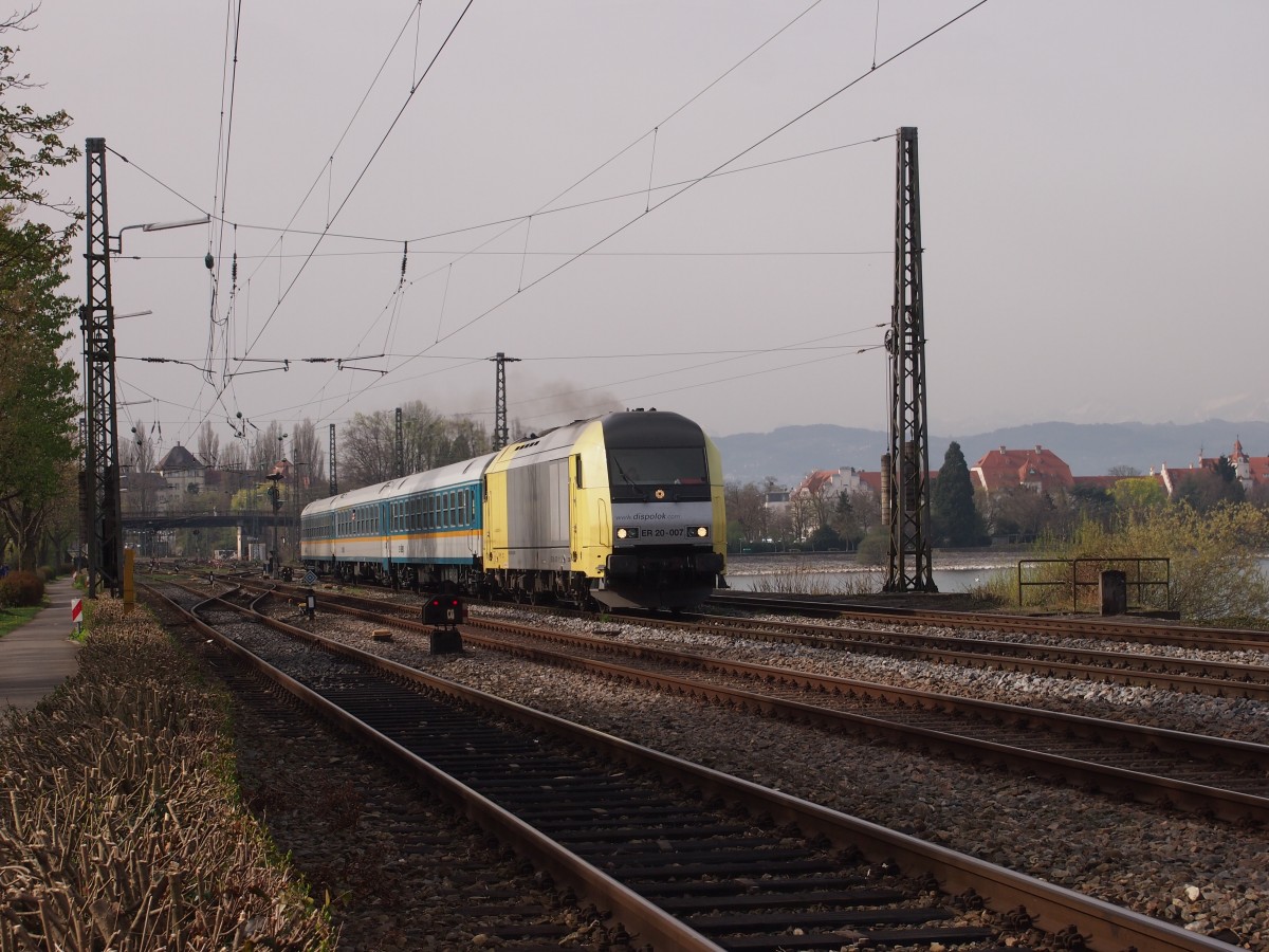 ER 20-007 hat den ALX 84147 von Lindau nach Münchenam Haken. Am 03.04.14 bei der Ausfahrt Lindau.